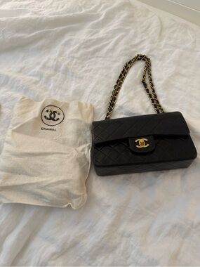 CHANEL Vintage Small Classic Double Flap Black Lambskin 24K GHW - 3 Series